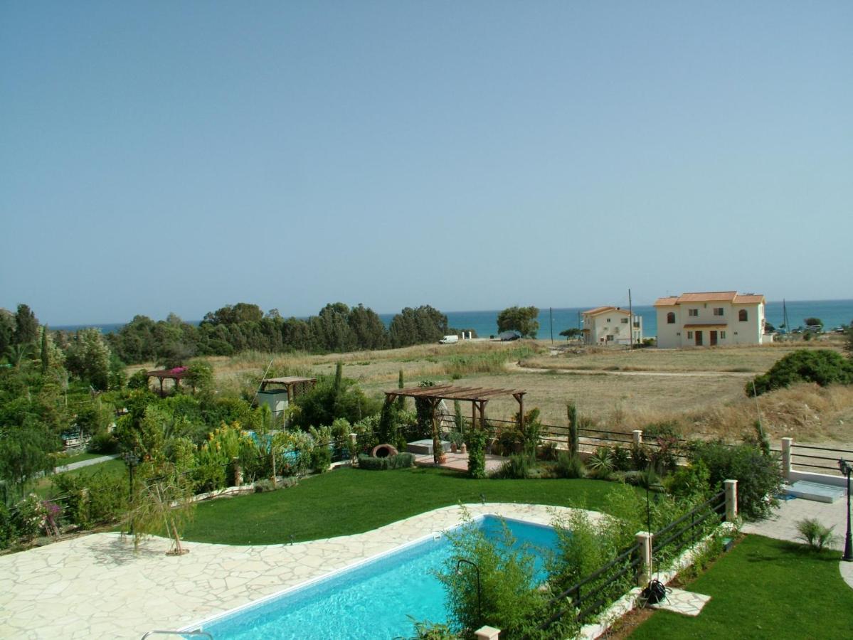 Holidays * Pissouri